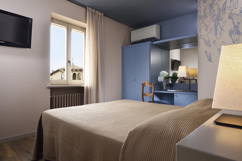 Titano Suites San Marino Cameră foto