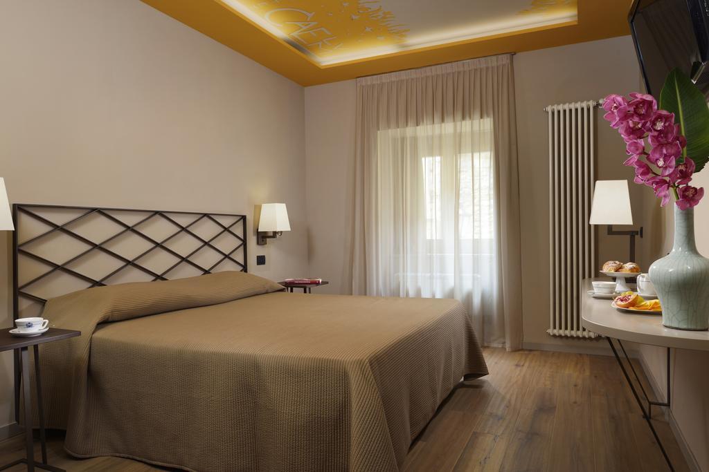 Titano Suites San Marino Cameră foto